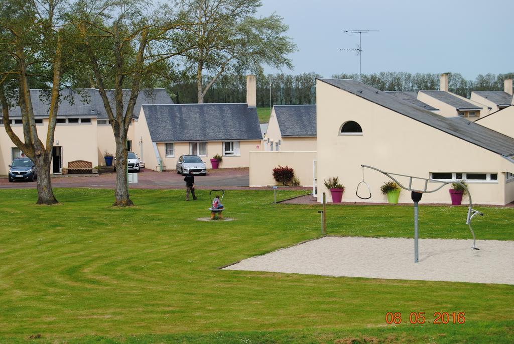 Village De Gites De L'Anse De Moidrey Экстерьер фото